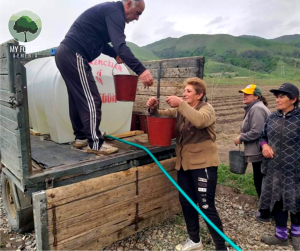 A 1.5 ton portable tank of water arrived in Gugark Nursery